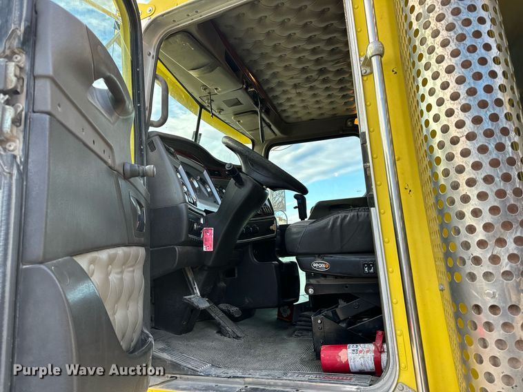 image for item NM9178 2008 Kenworth T800 dump truck