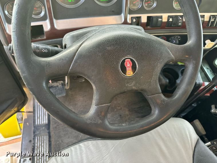 image for item NM9178 2008 Kenworth T800 dump truck