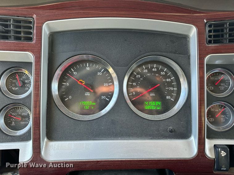 image for item NM9178 2008 Kenworth T800 dump truck