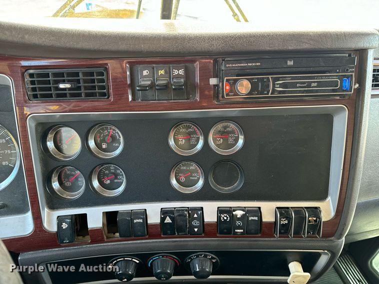 image for item NM9178 2008 Kenworth T800 dump truck