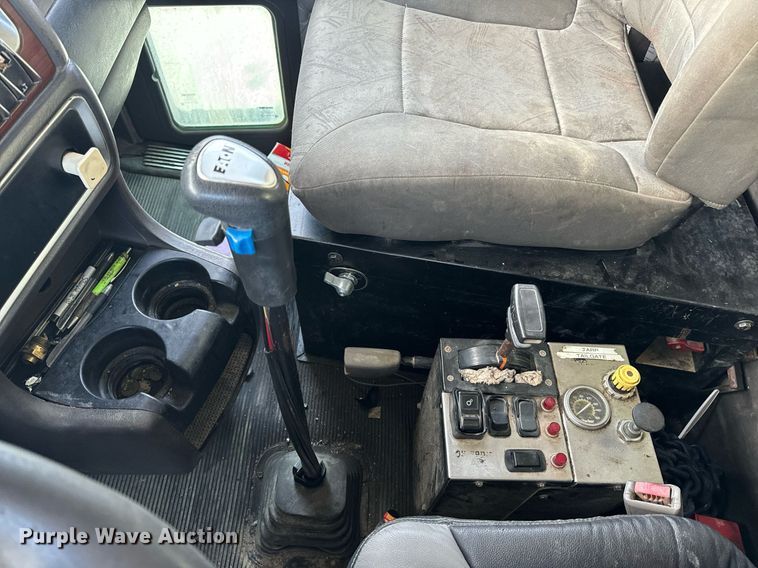 image for item NM9178 2008 Kenworth T800 dump truck