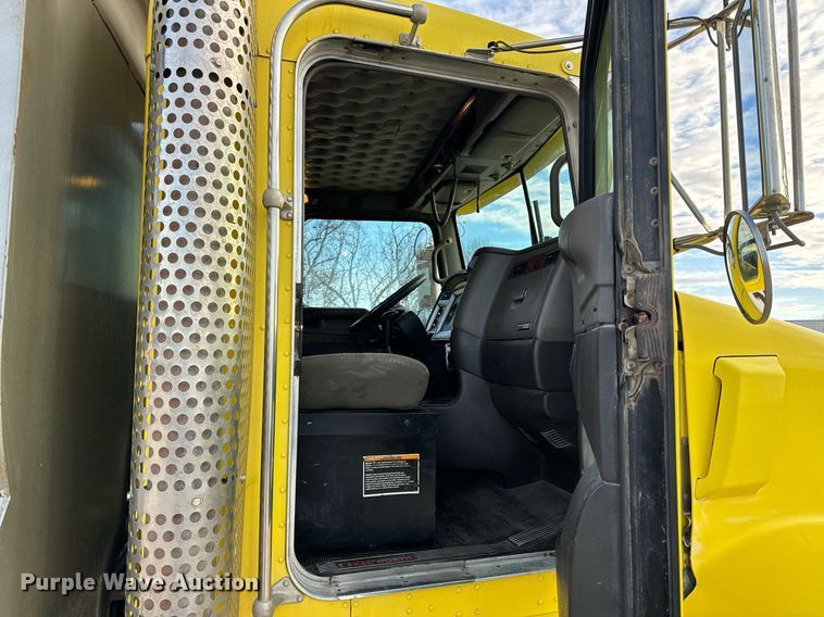 image for item NM9178 2008 Kenworth T800 dump truck