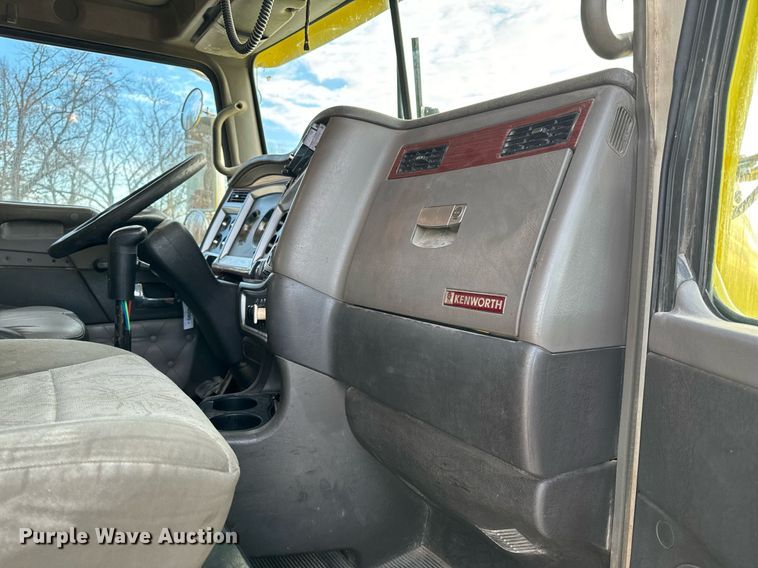 image for item NM9178 2008 Kenworth T800 dump truck