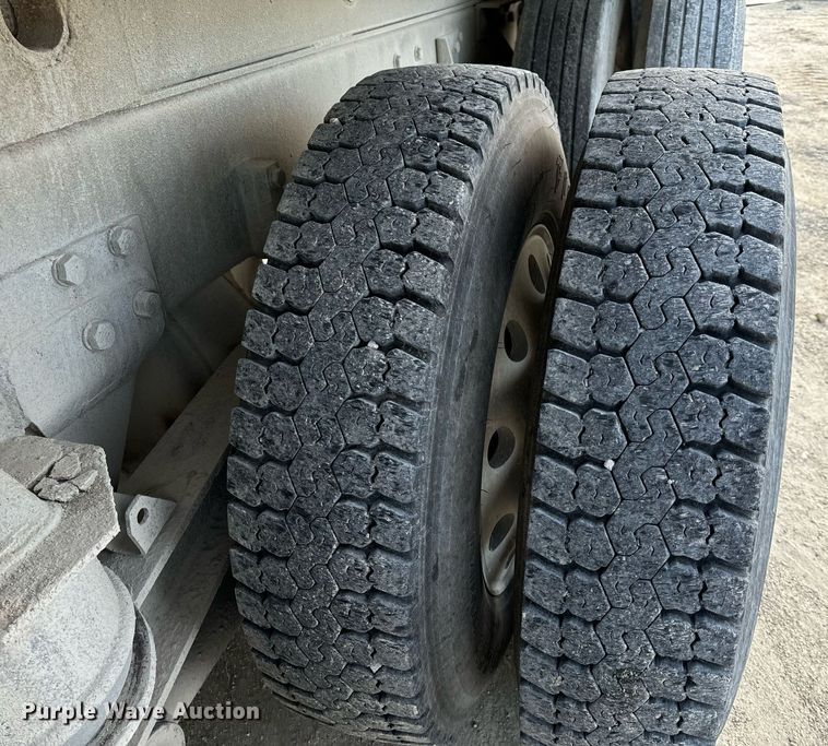 image for item NM9178 2008 Kenworth T800 dump truck