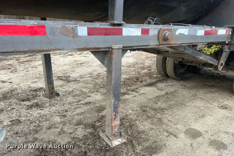 image for item NN9329 1998 Travis end dump trailer