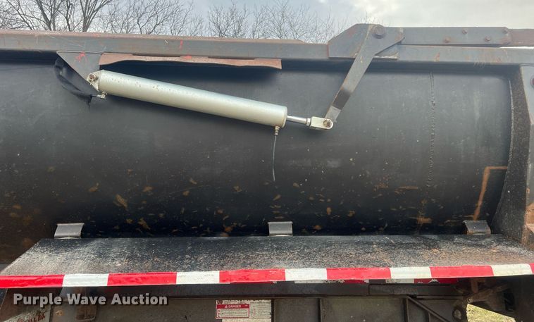 image for item NN9329 1998 Travis end dump trailer