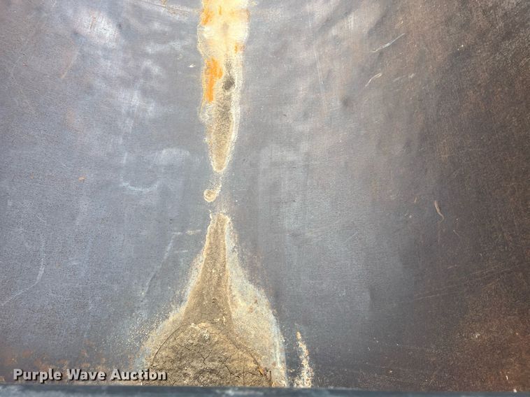 image for item NN9329 1998 Travis end dump trailer