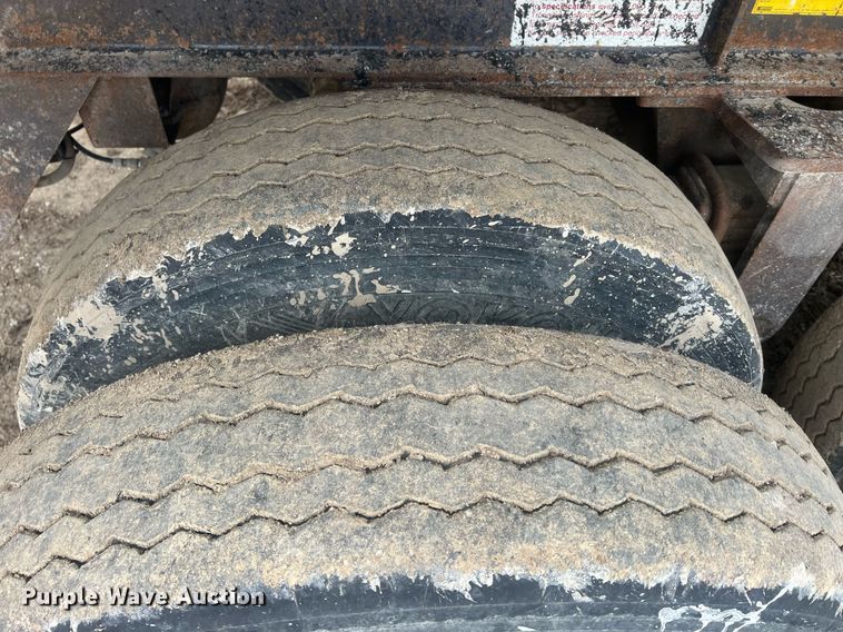 image for item NN9329 1998 Travis end dump trailer