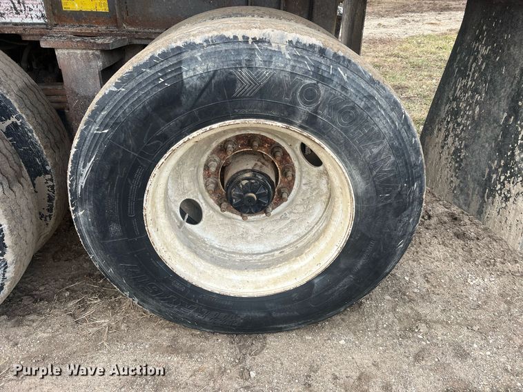 image for item NN9329 1998 Travis end dump trailer