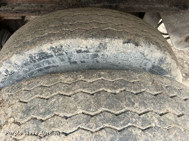 image for item NN9329 1998 Travis end dump trailer