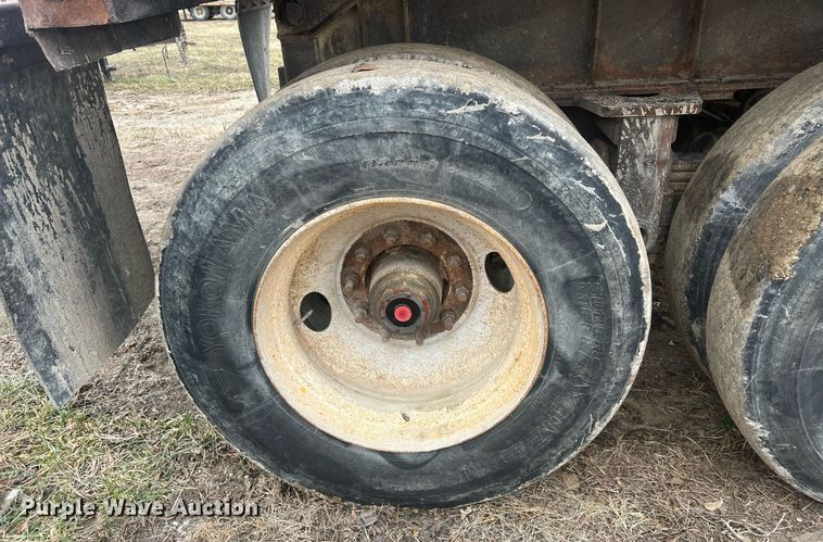 image for item NN9329 1998 Travis end dump trailer