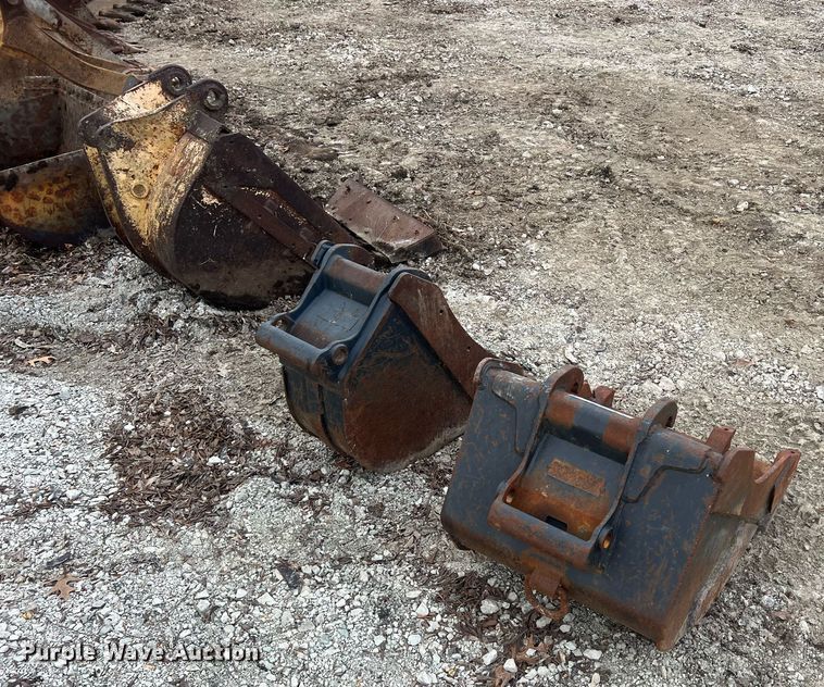 image for item NN9331 (2) Bobcat buckets 