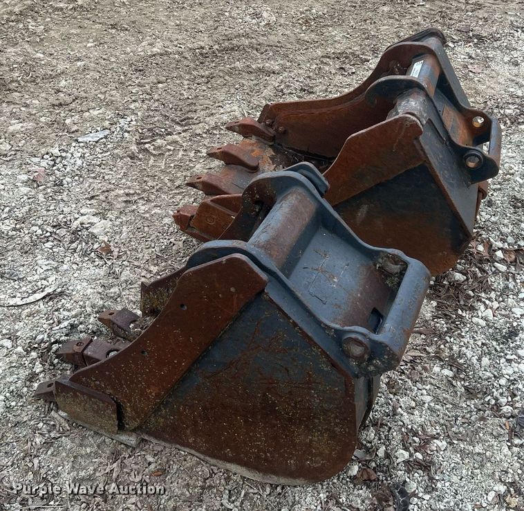 image for item NN9331 (2) Bobcat buckets 