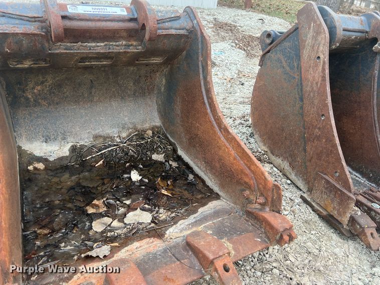 image for item NN9331 (2) Bobcat buckets 