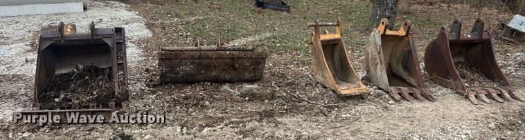 image for item NN9332 (5) Case backhoe buckets