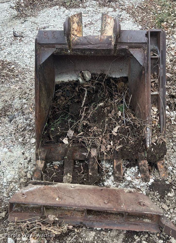 image for item NN9332 (5) Case backhoe buckets