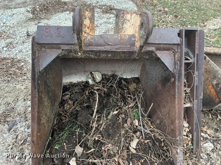 image for item NN9332 (5) Case backhoe buckets