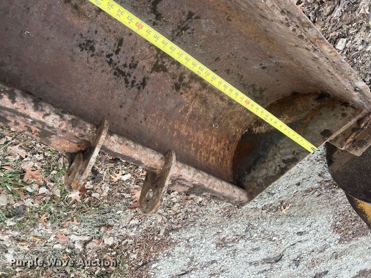 image for item NN9332 (5) Case backhoe buckets