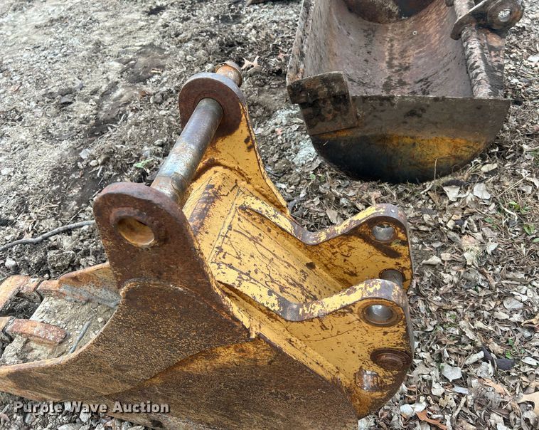 image for item NN9332 (5) Case backhoe buckets