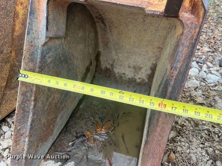 image for item NN9332 (5) Case backhoe buckets