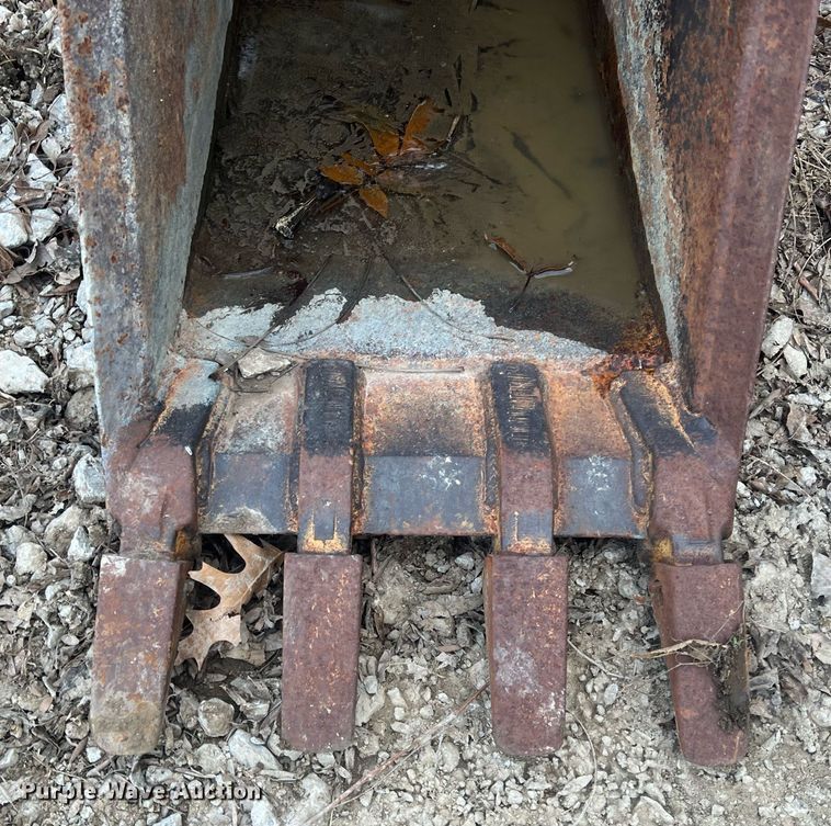 image for item NN9332 (5) Case backhoe buckets