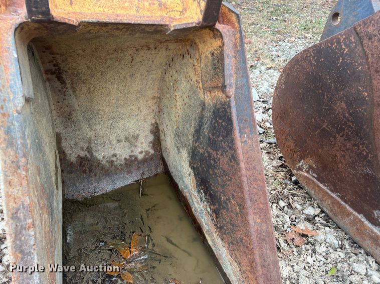 image for item NN9332 (5) Case backhoe buckets