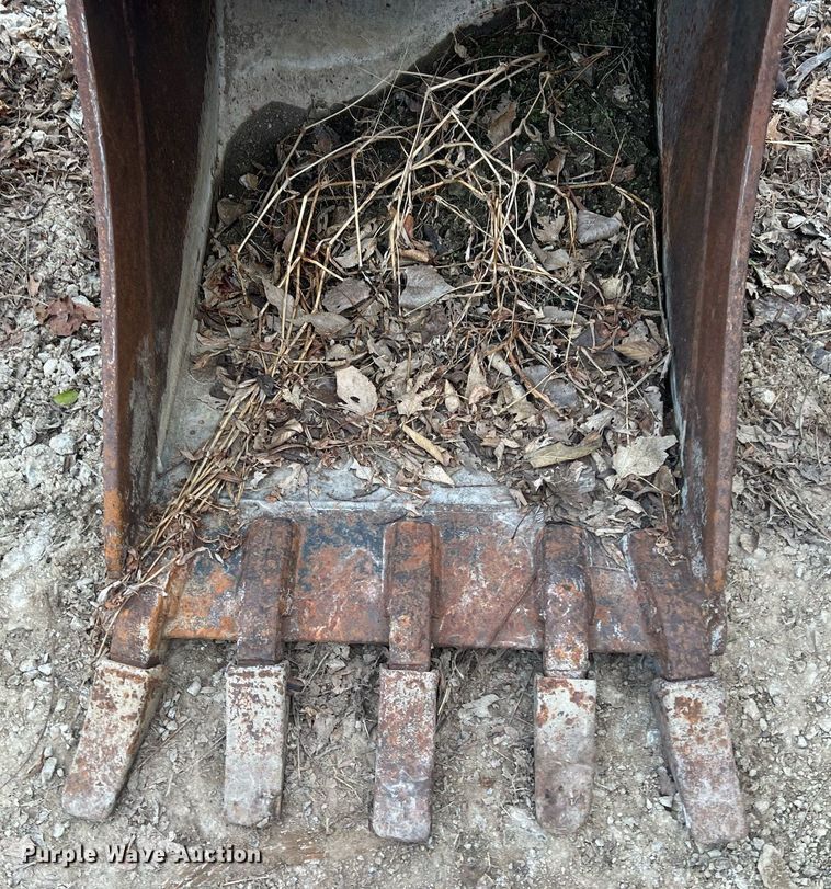 image for item NN9332 (5) Case backhoe buckets