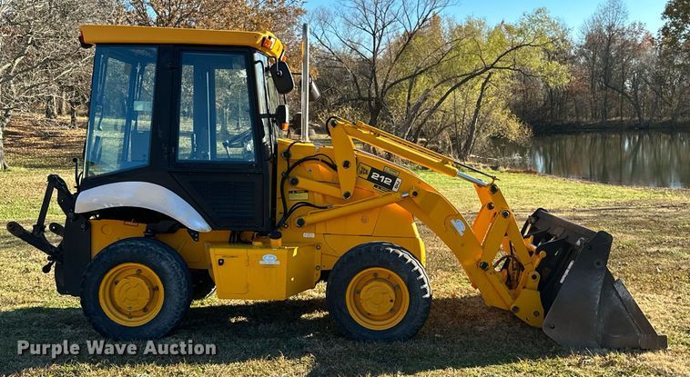 image for item NO9480 2004 JCB 212SU landscape tractor
