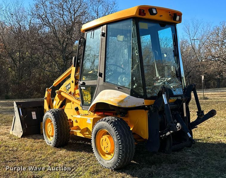 image for item NO9480 2004 JCB 212SU landscape tractor