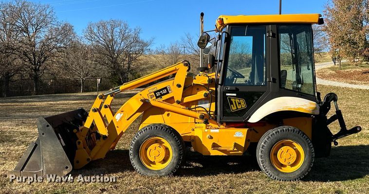 image for item NO9480 2004 JCB 212SU landscape tractor
