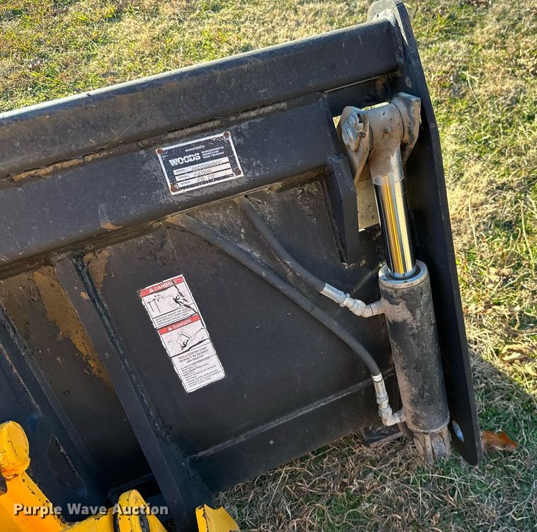 image for item NO9480 2004 JCB 212SU landscape tractor