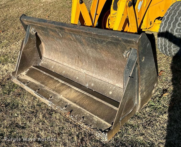 image for item NO9480 2004 JCB 212SU landscape tractor