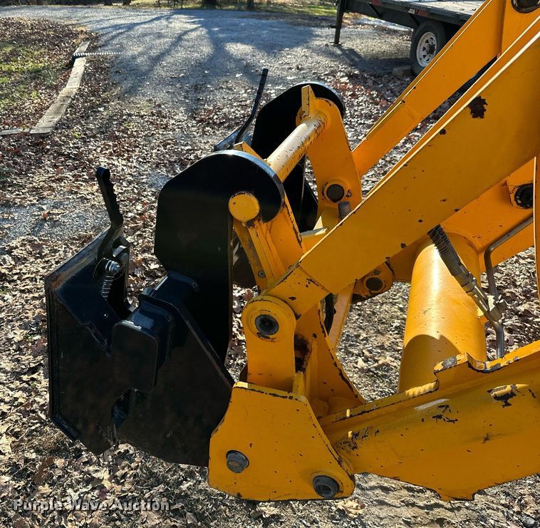 image for item NO9480 2004 JCB 212SU landscape tractor