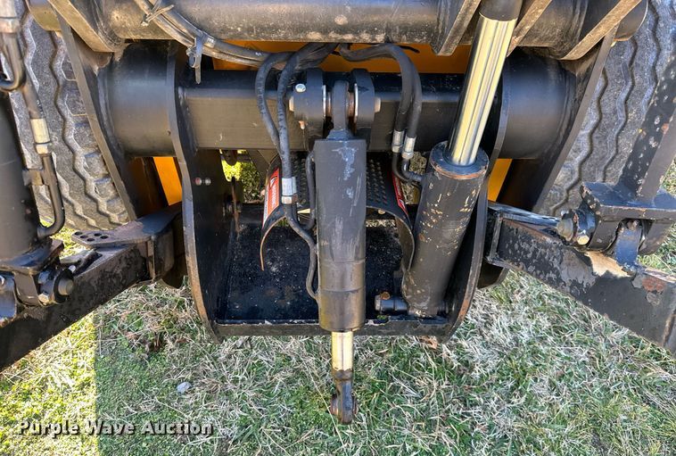 image for item NO9480 2004 JCB 212SU landscape tractor