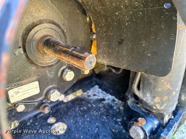 image for item NO9480 2004 JCB 212SU landscape tractor