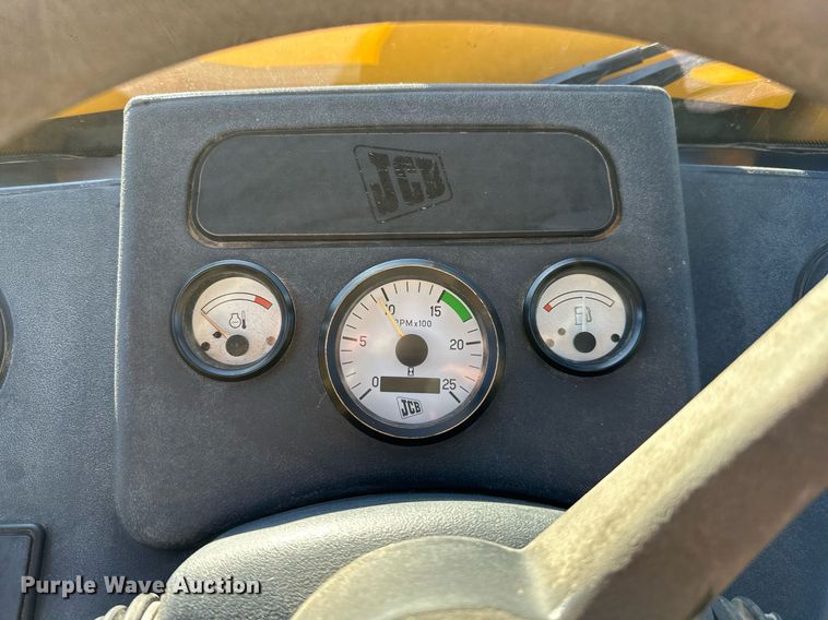 image for item NO9480 2004 JCB 212SU landscape tractor