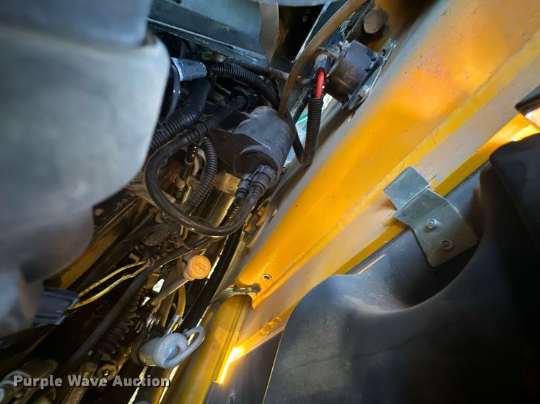 image for item NO9480 2004 JCB 212SU landscape tractor