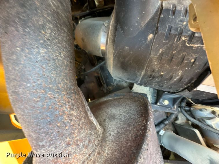 image for item NO9480 2004 JCB 212SU landscape tractor