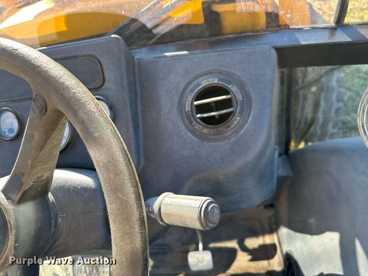 image for item NO9480 2004 JCB 212SU landscape tractor