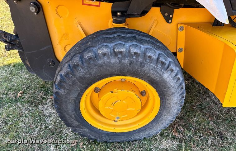 image for item NO9480 2004 JCB 212SU landscape tractor