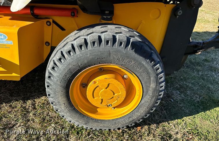 image for item NO9480 2004 JCB 212SU landscape tractor