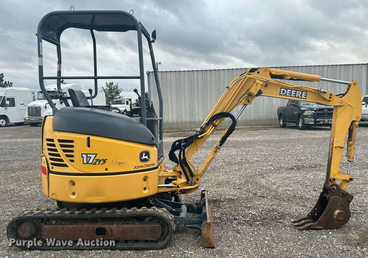image for item OM9196 2005 John Deere 17 ZTS  mini excavator