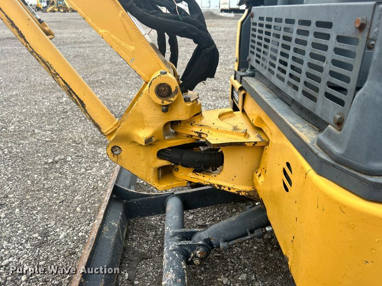 image for item OM9196 2005 John Deere 17 ZTS  mini excavator