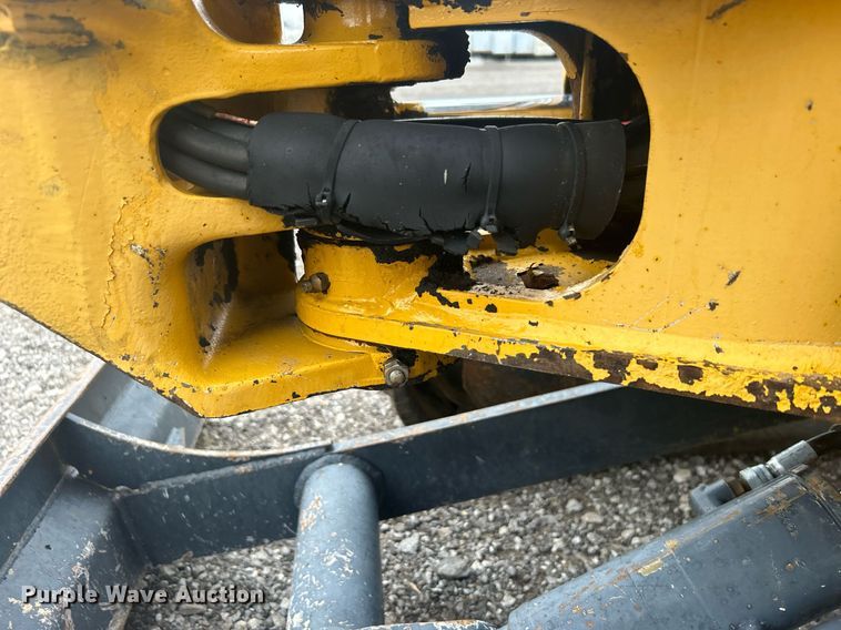 image for item OM9196 2005 John Deere 17 ZTS  mini excavator