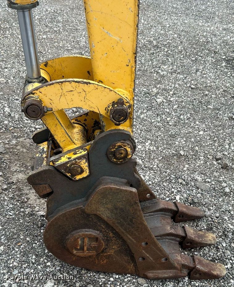 image for item OM9196 2005 John Deere 17 ZTS  mini excavator