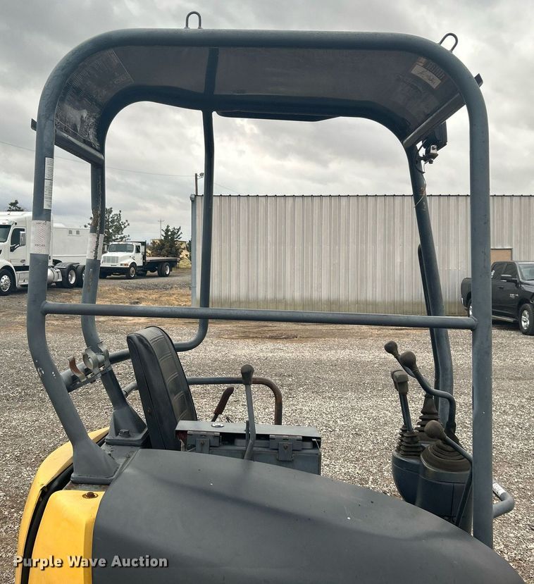 image for item OM9196 2005 John Deere 17 ZTS  mini excavator