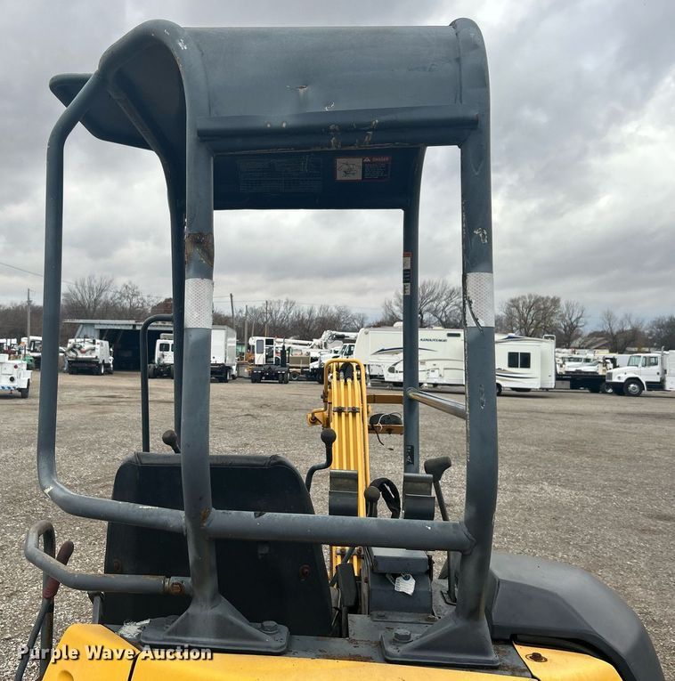 image for item OM9196 2005 John Deere 17 ZTS  mini excavator