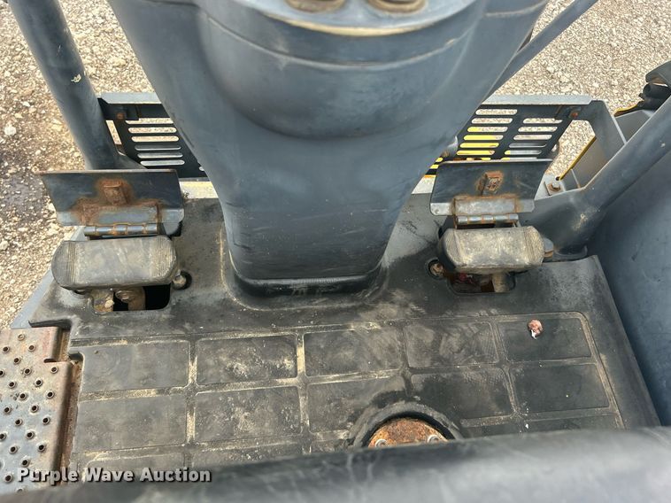 image for item OM9196 2005 John Deere 17 ZTS  mini excavator