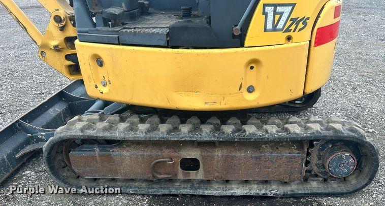 image for item OM9196 2005 John Deere 17 ZTS  mini excavator