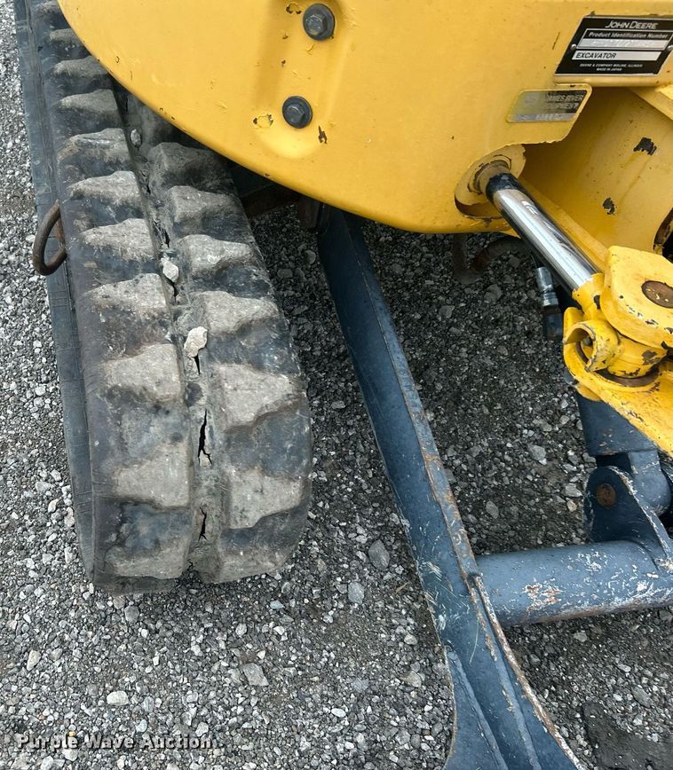 image for item OM9196 2005 John Deere 17 ZTS  mini excavator